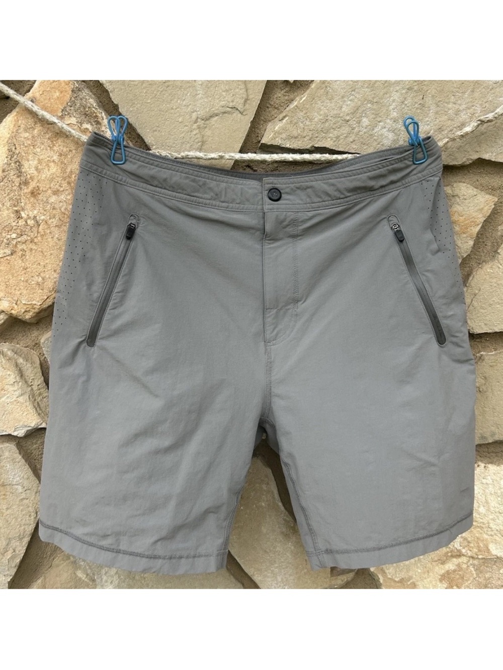 Mack Weldon Stretch Active Shorts Large Gray Performance Zip Pockets Drawstring